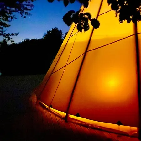 Evasion Nature: Tipi Sur Pilotis Avec Etang, Barque Et Petanque A Maulde, Frontiere Belge - Fr-1-510-148 Apartment